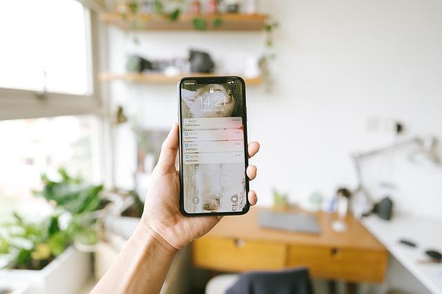 5. Stay ⁣Updated with Ease: Stay Informed with⁣ Auto Scrolling on ​Instagram